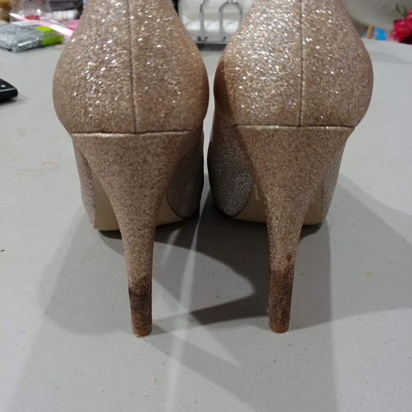 A.N.A. Gold/Glitter Pumps, Size 7M, No Box - Picture 2 of 5